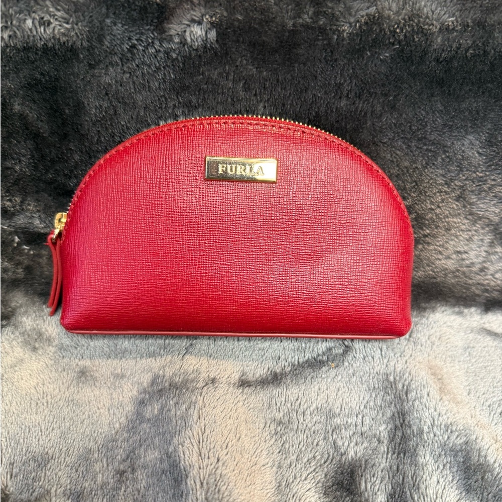 Furla Red Leather Electra Women's Cosmetics Bag
*AUTHENTIC-* not a gwp